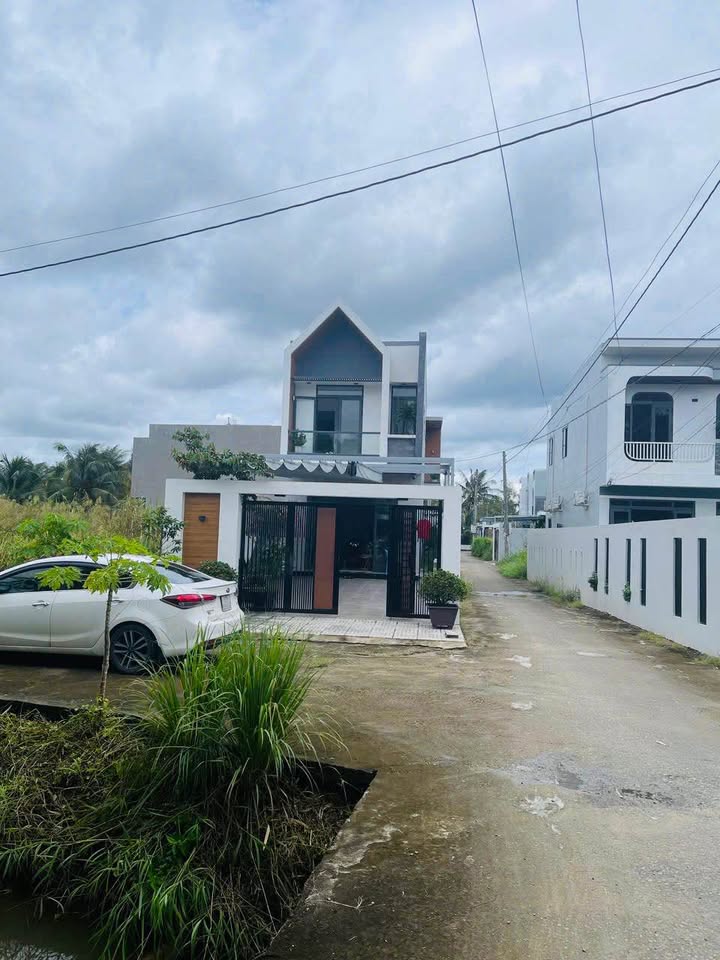 Nhà đẹp phường 10 Mỹ Tho 174m² giá 3.95 tỷ - Không gian sống lý tưởng!