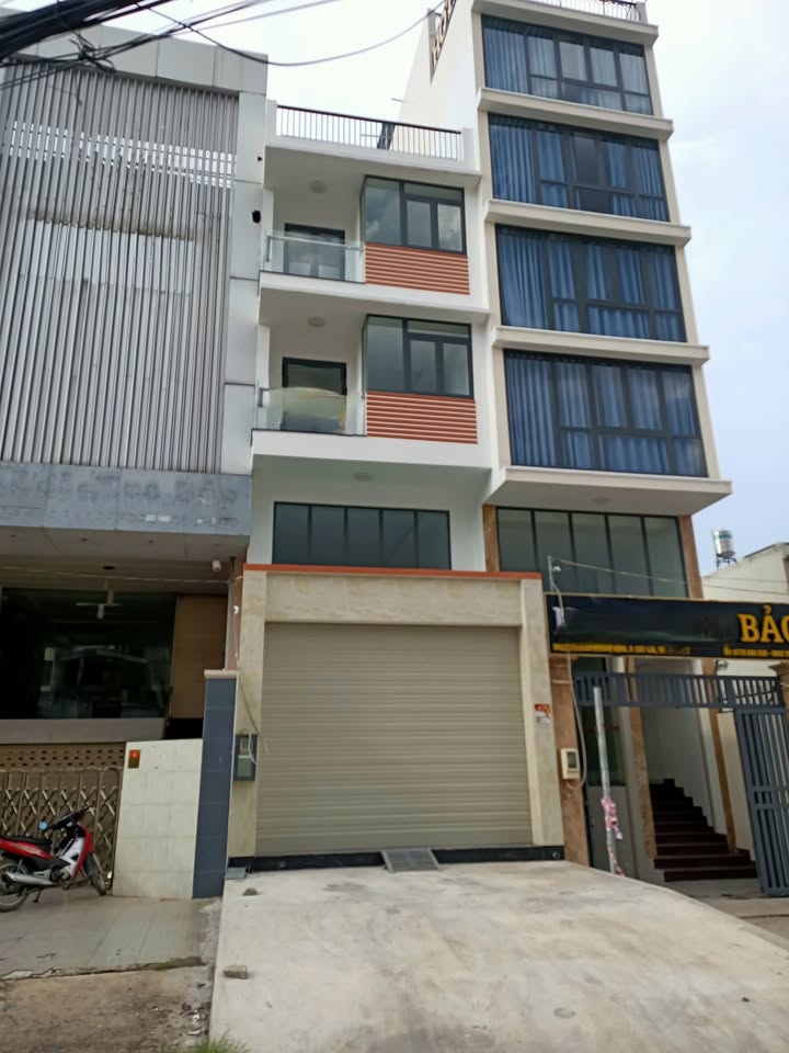 Cho thuê mặt tiền Nguyễn Thị Định, Quận 2, diện tích 100m² - Nhà mới xây, thiết kế thông thoáng!