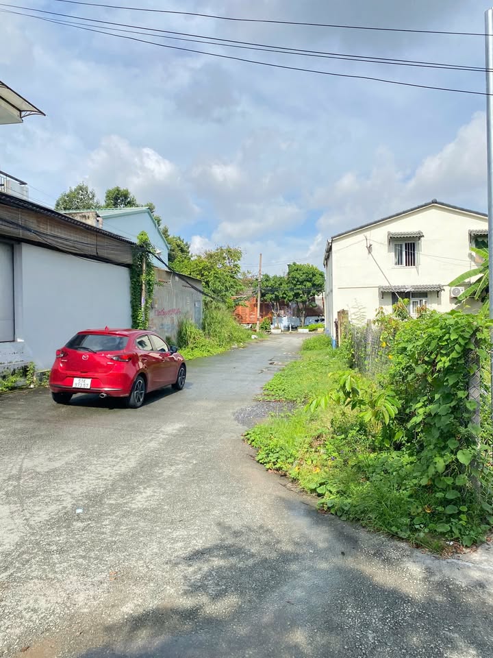 Lô đất góc 2 mặt tiền hẻm ô tô Quốc Lộ 13, Thủ Đức 84.9m² giá 8.3 tỷ - Đầu tư sinh lời!