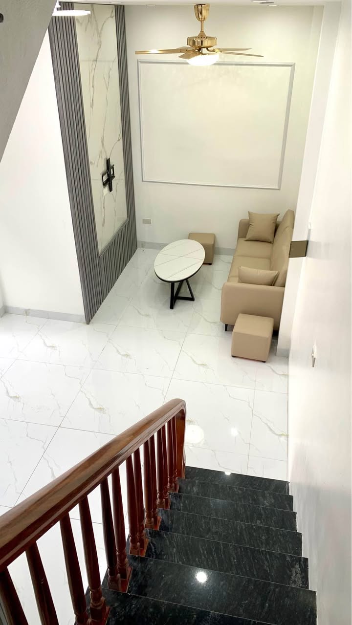 Bán nhà 3 tầng phường Trần Lãm, Thái Bình - Giá chỉ 1 tỷ, sổ đỏ chính chủ!