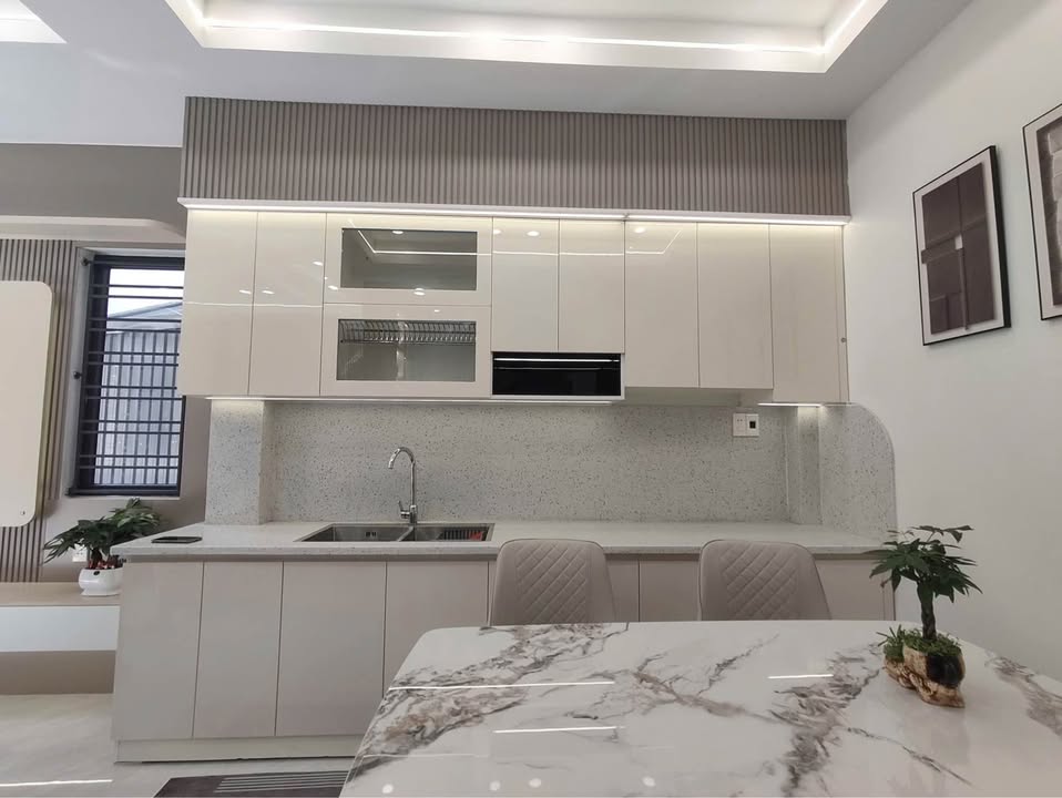 Nhà lô góc 3,5 tầng tại Miếu Hai Xã, Hải Phòng - Ô tô đỗ tận cửa, giá 3,85 tỷ!