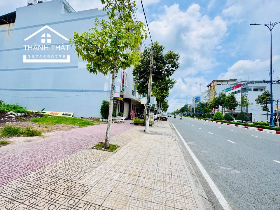 Đất nền mặt tiền đường Hùng Vương, Mỹ Tho 240m² giá 21.5 tỷ - Kinh doanh sầm uất!