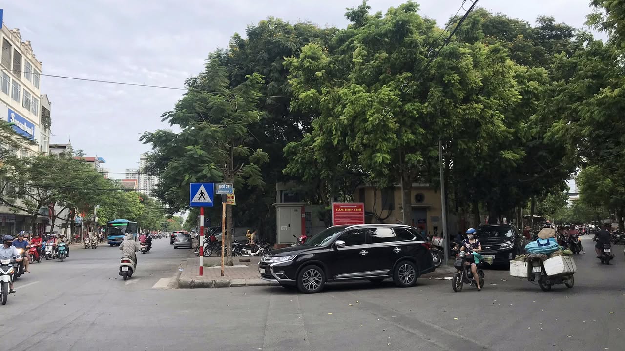 Nhà ngõ 38 Xuân La 33m² giá thỏa thuận - Đầu tư sinh lời hoặc ở ngay!