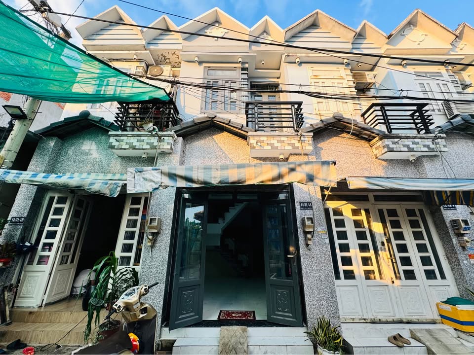Nhà riêng Thạnh Lộc Quận 12 27m² giá 1.55 tỷ - Chính chủ cần bán gấp!