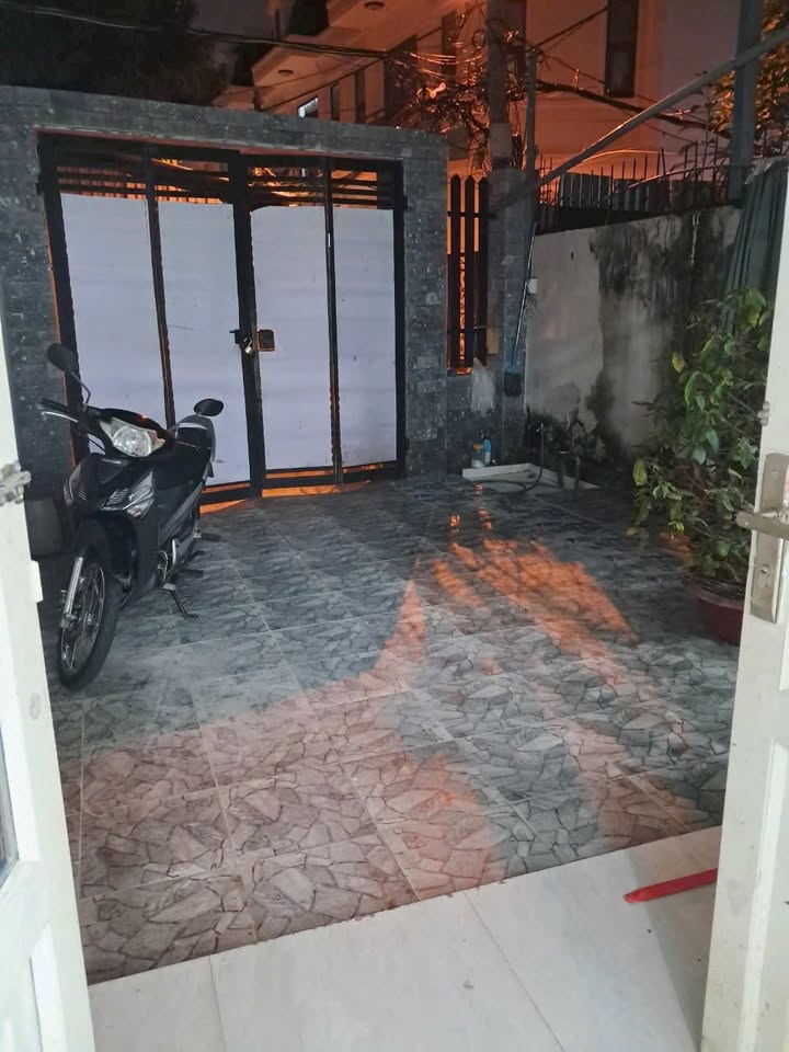 Nhà cấp 4 cho thuê mặt tiền đường Số, quận 2 - Diện tích 100m² chỉ 8 triệu/tháng!