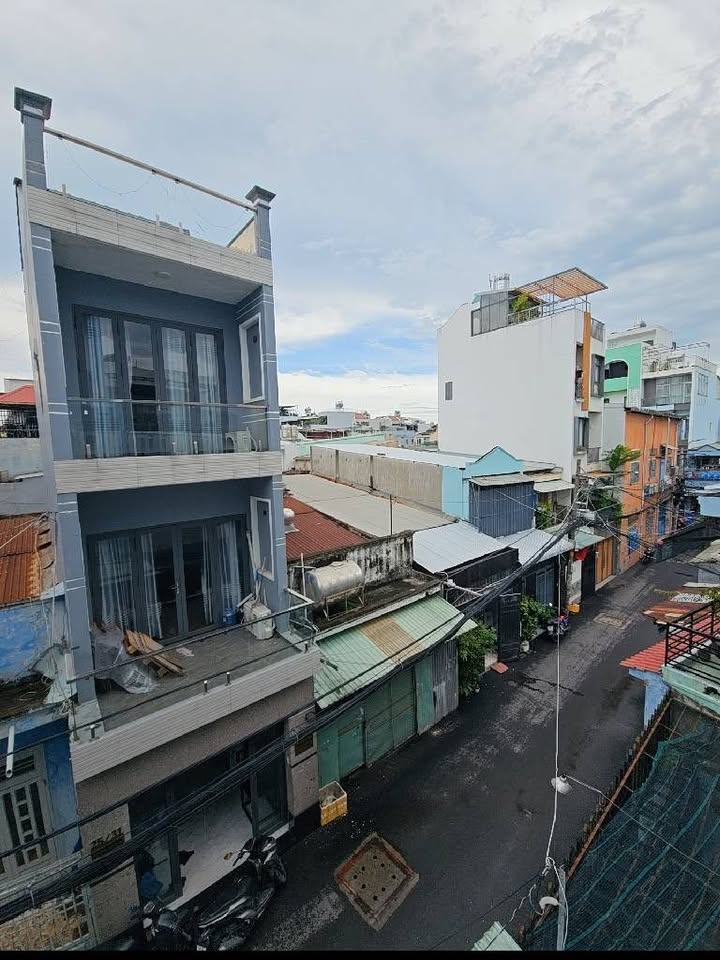 Nhà riêng Tân Phú 41m² giá 5.65 tỷ - Ô tô vào tận nơi, gần Aeon