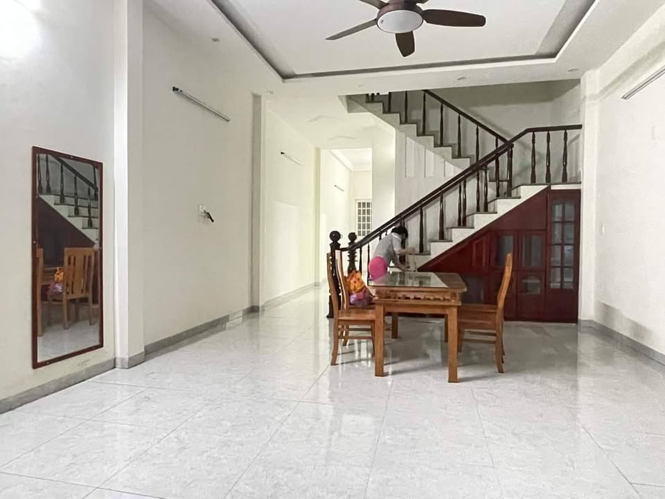 Nhà cho thuê 2 tầng mặt tiền đường Vũ Quỳnh, Thanh Khê Tây, 75m² - Giá 9 triệu/tháng