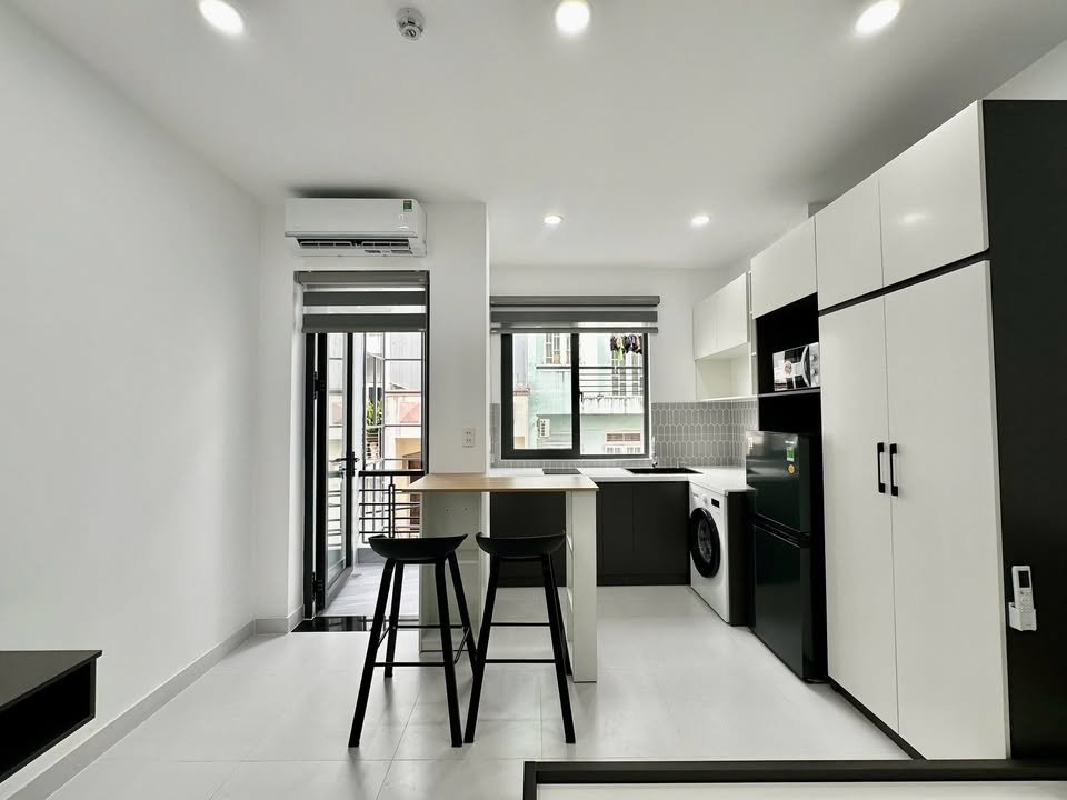 Căn hộ cho thuê Quận 10 - Nhà mới 100%, Full nội thất, vào ở ngay!