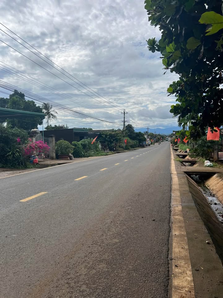 Nhà mặt tiền Tỉnh Lộ 9 Tân Tiến 250m² giá 2 tỷ - Kinh doanh nhộn nhịp!