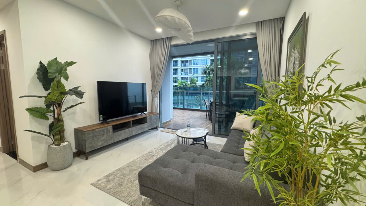 Căn hộ Sunwah Pearl 132m² giá 50 triệu - Full nội thất, view hồ bơi thoáng mát!