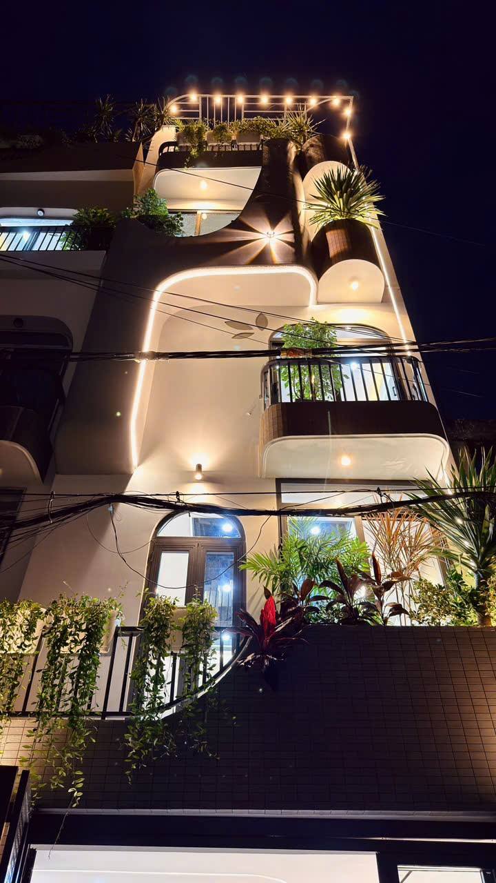 Nhà đẹp mới xây An Phú Đông Q.12 51.25m² giá 7.65 tỷ - Ô tô vào tận nơi!