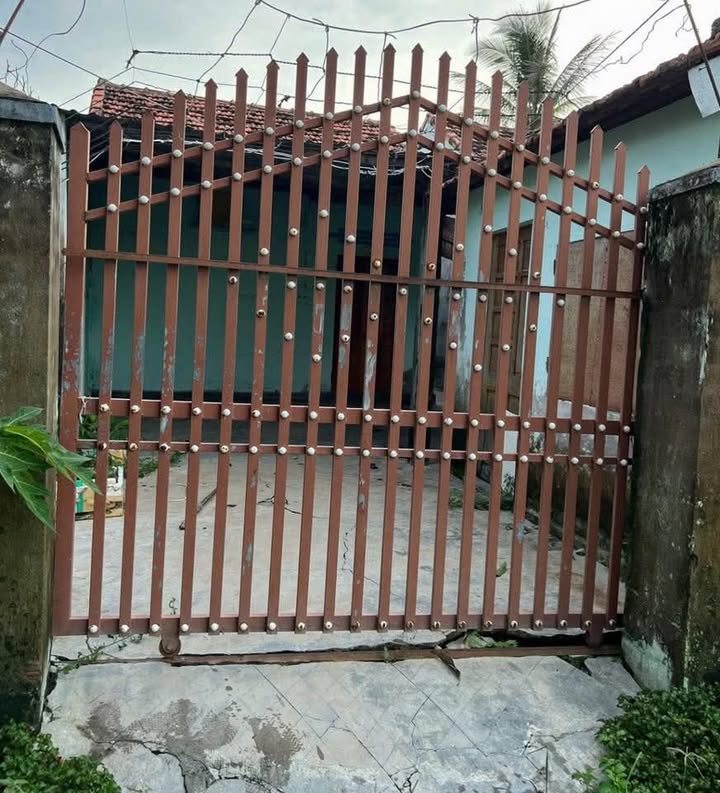 Nhà cấp 4 thôn Ngọc Sơn, Hòa Quang Bắc, Phú Hòa 108m² - Sổ hồng riêng giá chỉ 500 triệu!