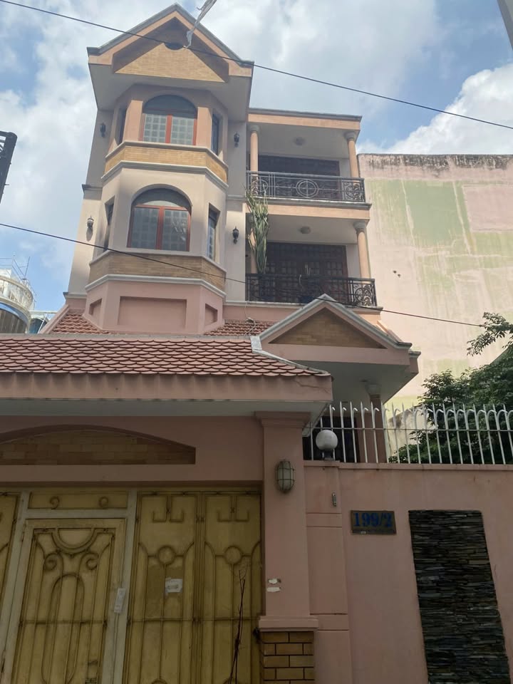 Nhà hẻm VIP Hoàng Văn Thụ, quận Phú Nhuận, diện tích 244.5m² giá 65 tỷ - Đối diện khách sạn Tân Sơn Nhất!