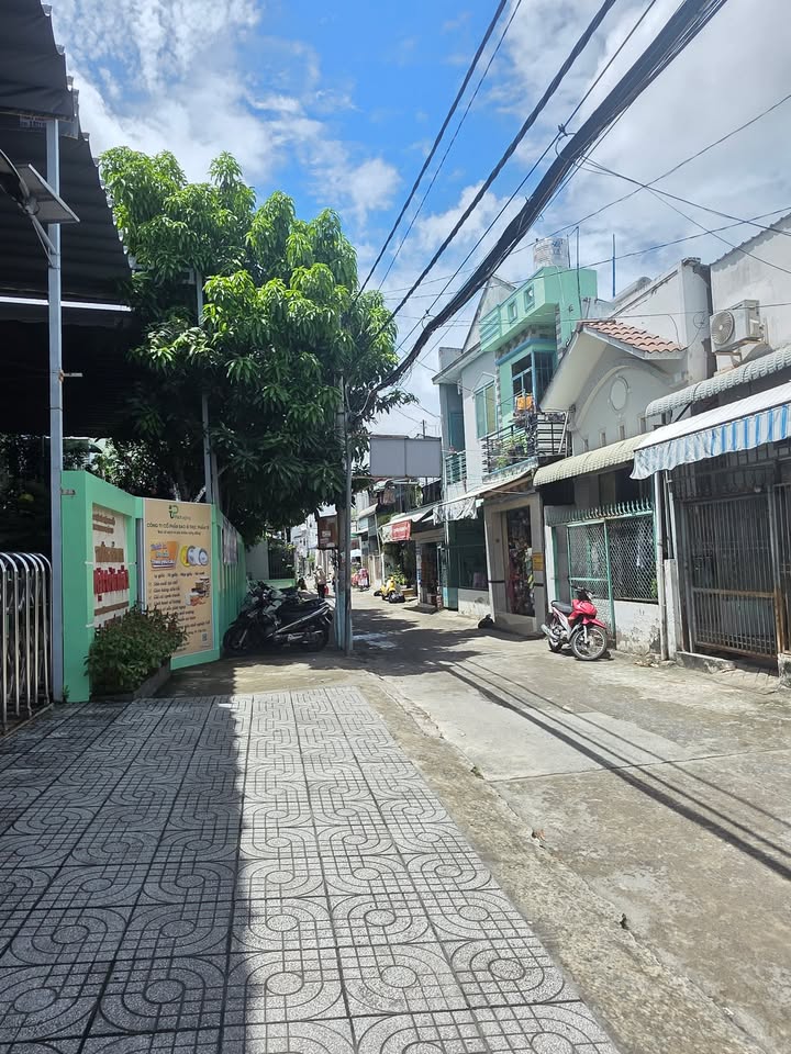 Nhà trệt lửng hẻm 68 Cách Mạng Tháng 8, diện tích 40m², giá dưới 2 tỷ - Cơ hội đầu tư hấp dẫn!