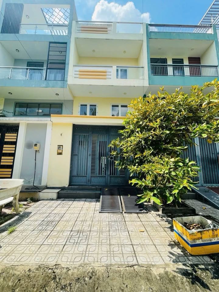 Nhà cho thuê 1 Trệt 2 Lầu đường Liên Phường, quận 9, diện tích 90m² - Phù hợp làm văn phòng hoặc ở gia đình!