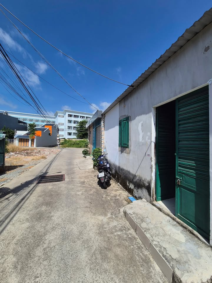 Nhà cấp 4 phường Long Toàn, TP Bà Rịa 76.8m² giá 1.85 tỷ - Hướng Đông Nam, hàng xóm tốt bụng!