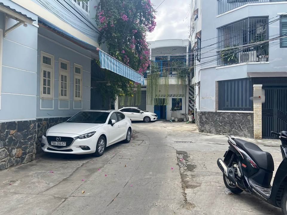 Nhà 3 tầng hẻm Âu Cơ Nha Trang 87m² giá 5.8 tỷ - Vị trí đắc địa gần chợ!