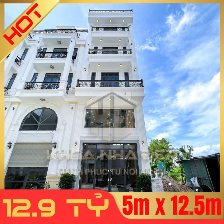 Nhà phố luxury Hoàng Quốc Việt, Quận 7 giá 12.9 tỷ - Thang máy và nội thất cao cấp!