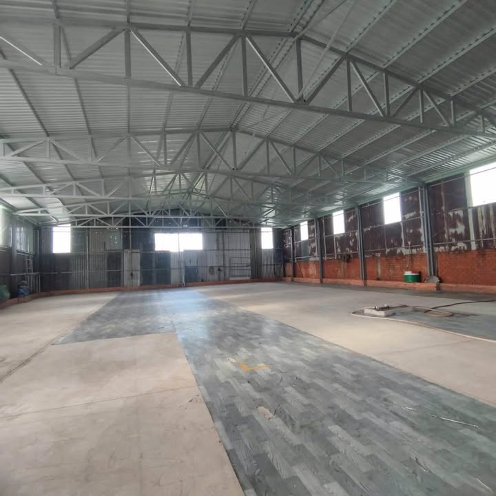 Cho thuê xưởng 510m² đường Lê Trọng Tấn - Khu vực an ninh, tiện ích đầy đủ!