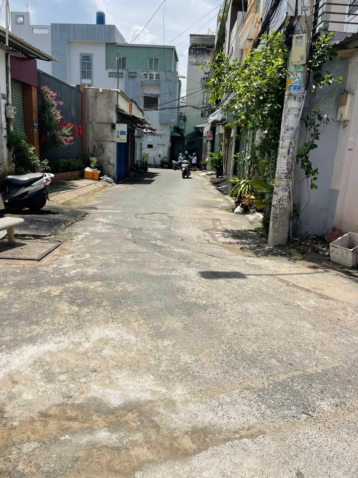 Nhà nguyên căn mặt tiền Tây Sơn, Tân Quý 184m² giá 30 triệu - Giao nhà ngay, tiện lợi cho kinh doanh!