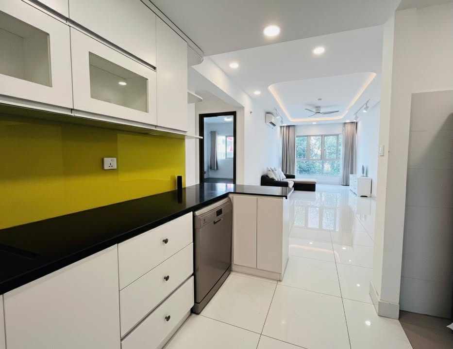 Căn hộ Ruby 98m² 3PN giá chỉ 14 triệu - View công viên tuyệt đẹp!