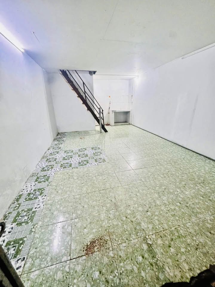 Nhà mặt tiền cho thuê tại chợ Nguyễn Sơn, Tân Phú - Diện tích 45m² chỉ 5 triệu!