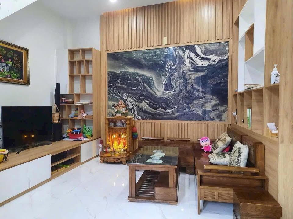 Nhà chính chủ 3 tầng Nguyễn Mộng Tuân 50m² giá 3.29 tỷ - Sẵn sàng vào ở!