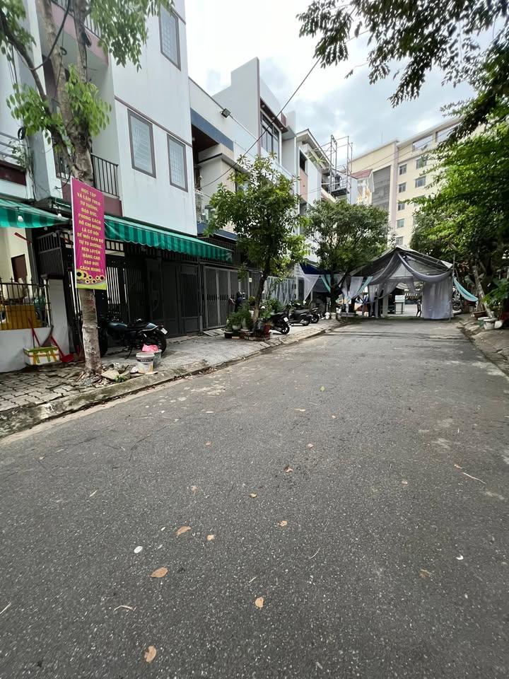 Nhà 2 Tầng Mặt Tiền Dương Quảng Hàm, Đà Nẵng 75m² Giá Nhỉnh 7 Tỷ - Sẵn Sàng Vào Ở!