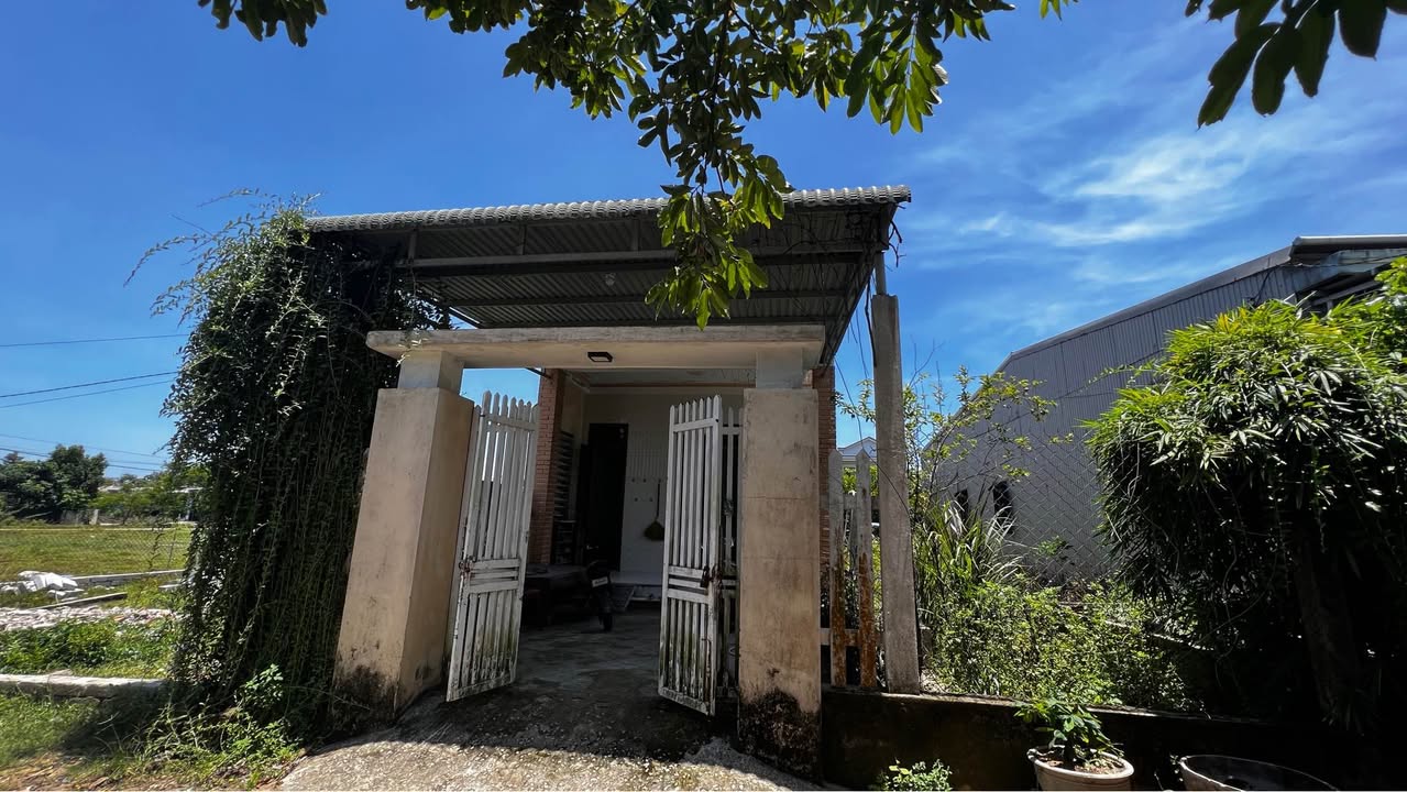 Nhà 2 tầng Làng hoa Thanh Tiên, 200m² giá 2.2 tỷ - Chính chủ bán gấp!