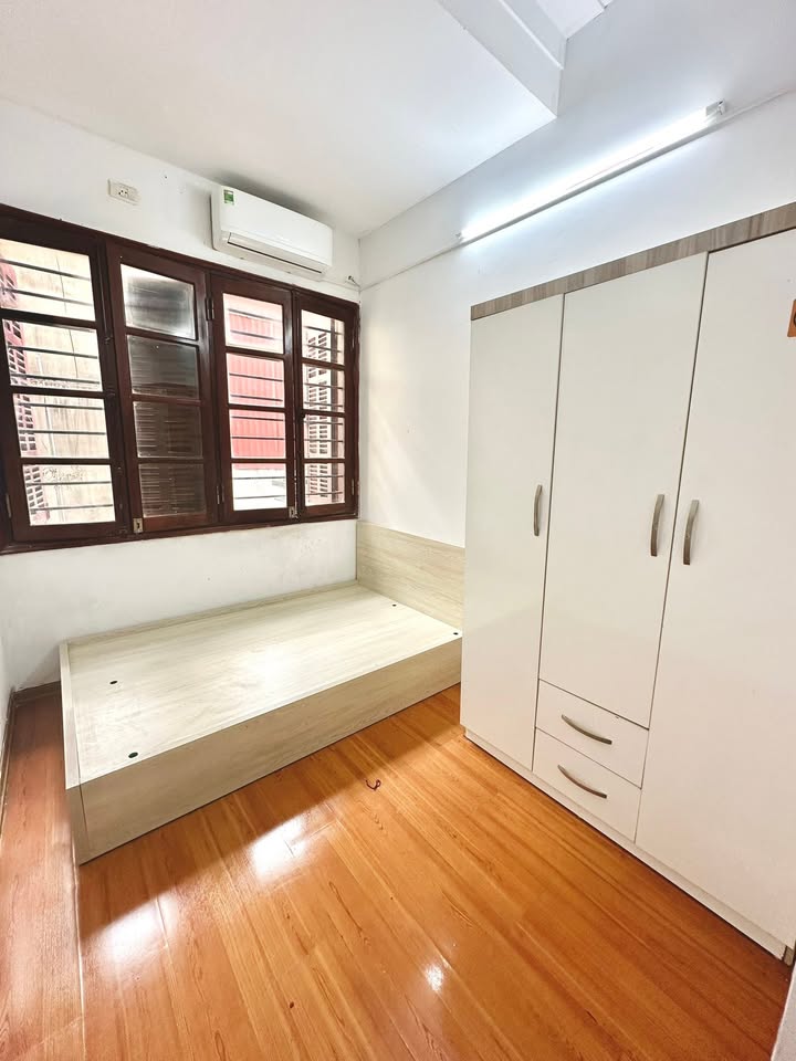 Phòng cho thuê giá rẻ tại phố Ngọc Hà, 25m² chỉ 2.5 triệu - Giờ giấc tự do!