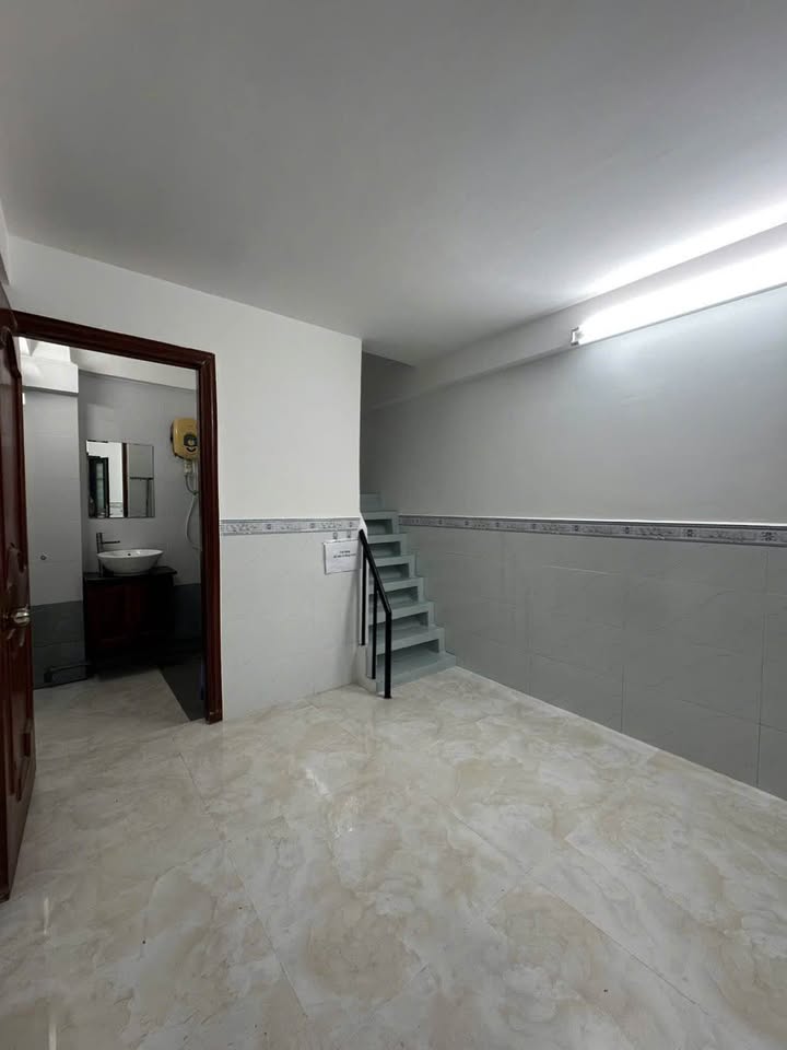 Nhà 3 Tầng BTCT Tân Mỹ, Quận 7 - Giá Chỉ 2.9 Tỷ - Sổ Hồng Riêng