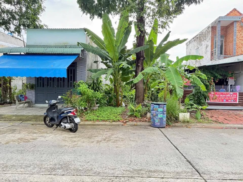 Đất nền DK11 Khu K Mỹ Phước 3 Bến Cát 150m² giá 1.8 tỷ - Sổ đỏ chính chủ!