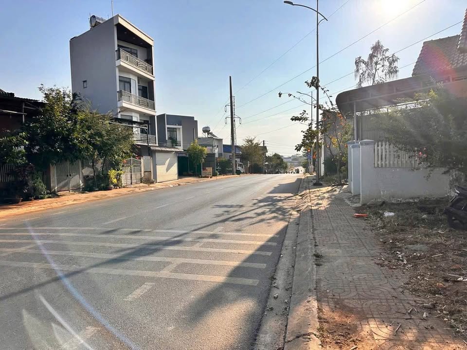 Mặt tiền Mai Thị Lựu, Buôn Ma Thuột 90m² giá chỉ 2.55 tỷ - Cơ hội đầu tư tuyệt vời!