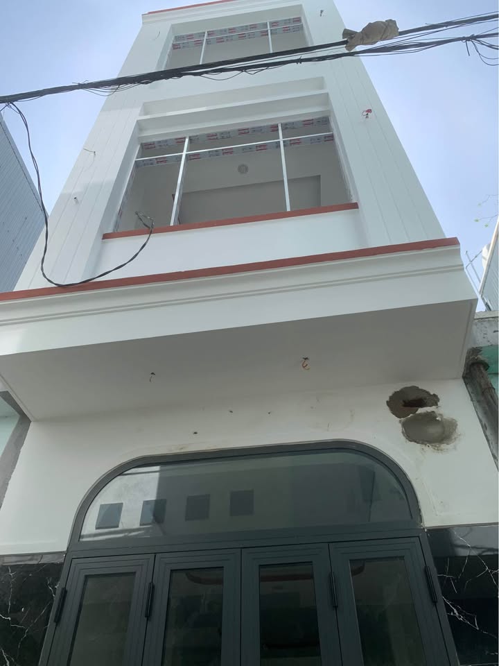 Nhà 3 tầng đường Ngô Mây, Quy Nhơn 25m² giá 2.45 tỷ - Thiết kế hiện đại, sẵn sàng ở ngay!