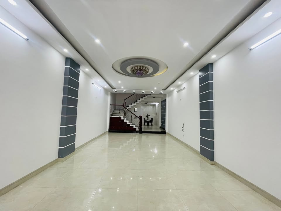 Nhà nguyên căn 3 tầng Hòa Xuân 4PN 5WC - Thoải mái sinh sống ngay!