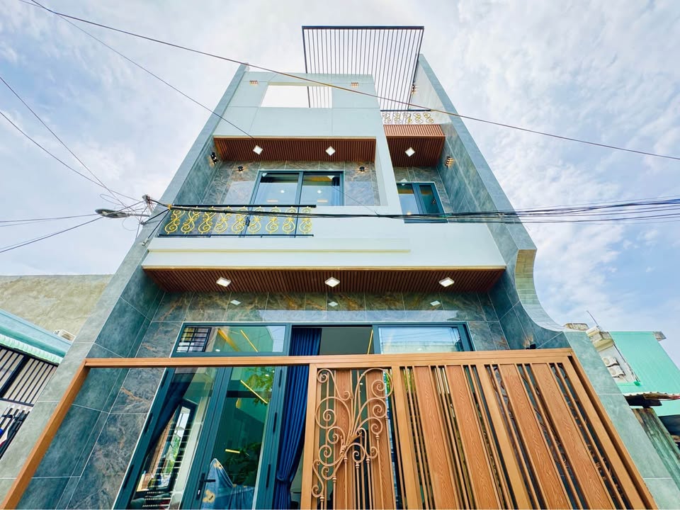 Nhà 3 tầng hiện đại góc 2 mặt kiệt ô tô Hoàng Văn Thái, quận Liên Chiểu - Chỉ 3.79 tỷ!