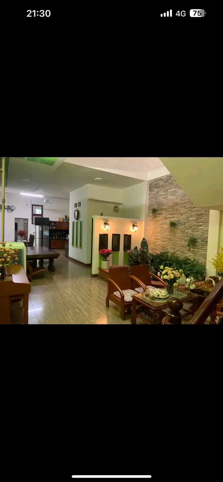 Nhà nguyên căn cho thuê mặt tiền đường Nguyễn Huệ, Tuy Hoà, 150m² - Vị trí trung tâm thuận lợi kinh doanh!