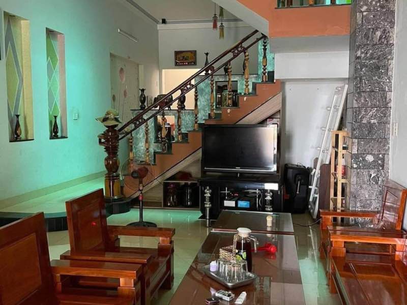 Bán nhà mặt tiền Nguyễn Chí Thanh, 180m² giá 6.7 tỷ - Gần Ecocity chỉ vài bước chân!