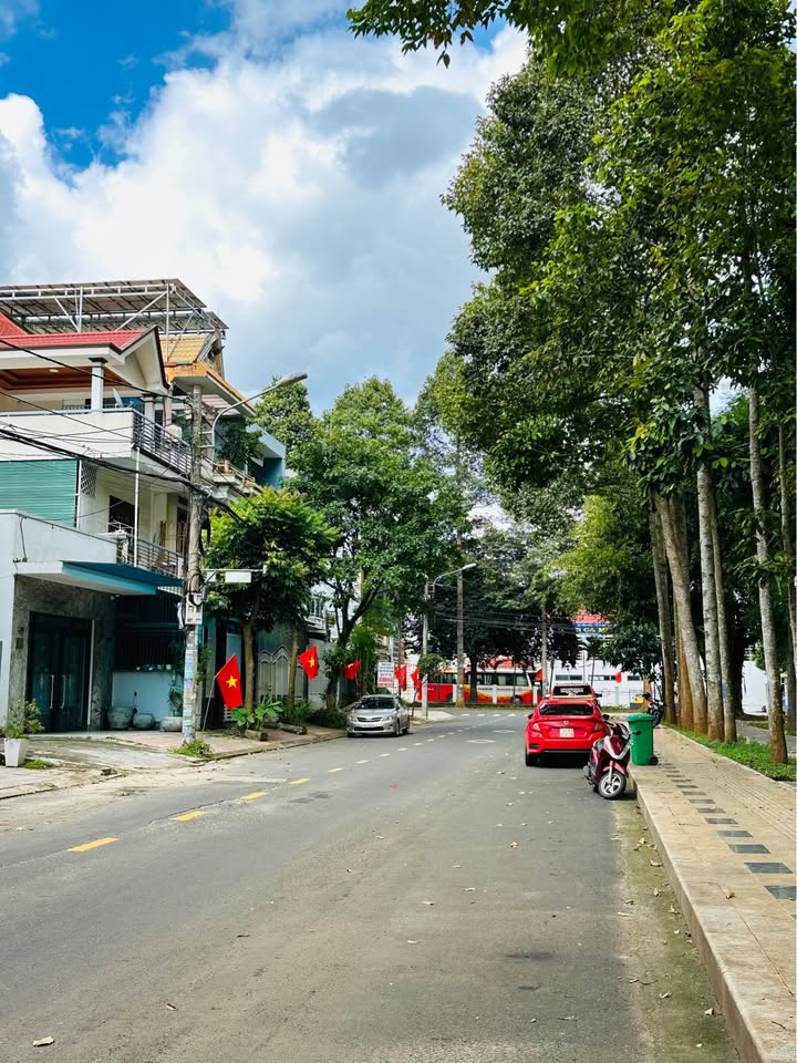 Nhà mặt tiền Hoàng Văn Thụ Buôn Ma Thuột 114m² giá 11.2 tỷ - Vị trí đắc địa kinh doanh