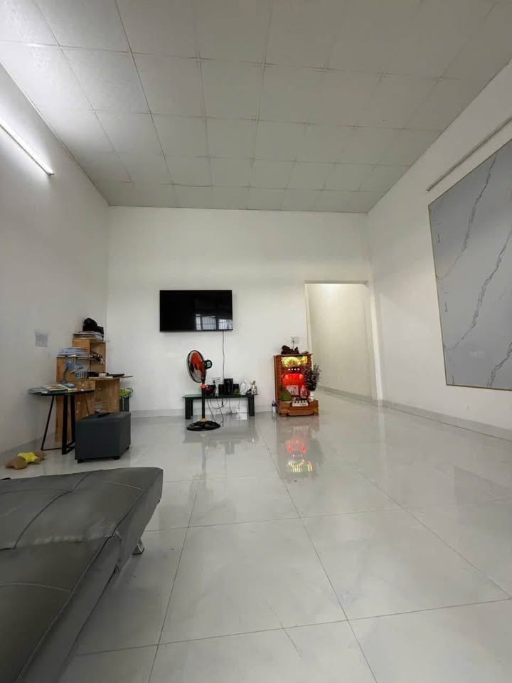 Nhà hẻm Tạ Quang Bửu, phường Thành Nhất, 100m² giá 1.3 tỷ - Không gian thoáng đãng, ô tô vào tận nơi!