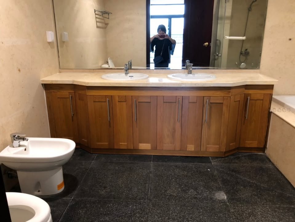 Căn hộ 3PN Royal City 137m² - Bàn giao cơ bản, sẵn sàng vào ở!