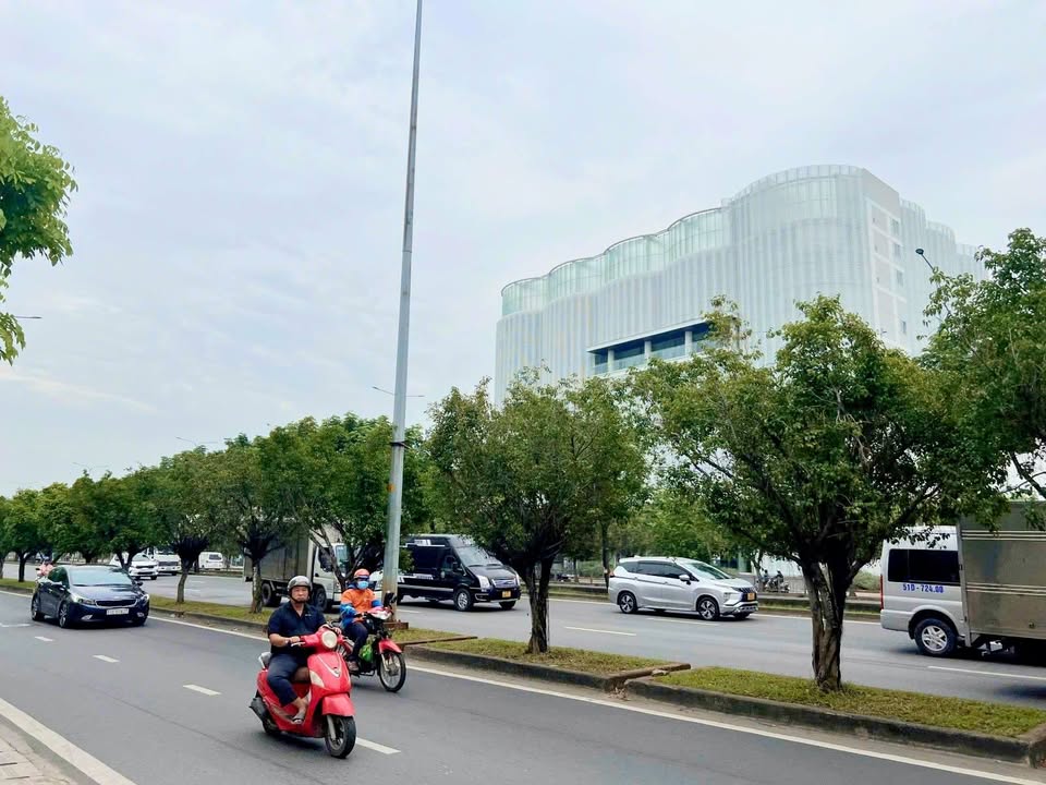 FrontHouse đường Võ Văn Kiệt 88m² giá 21.5 tỷ - Dòng tiền 230 triệu/tháng!