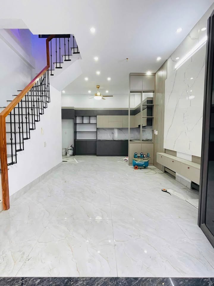 Nhà 3 tầng phường Tiền Phong Thái Bình 38m² giá 1.6 tỷ - Gần chợ và trường học!