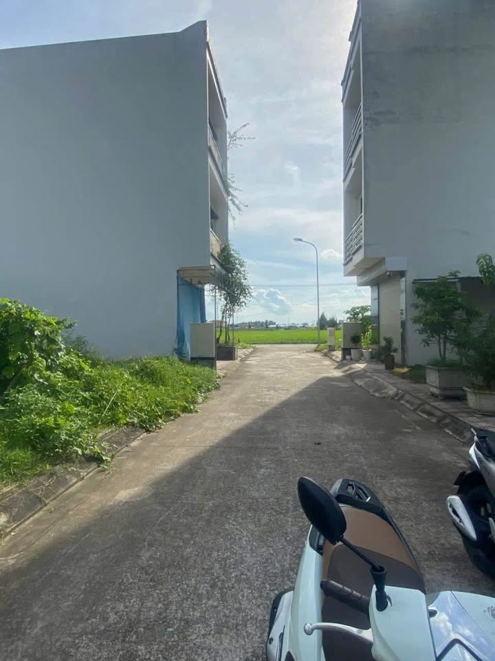 Đất nền lô góc 3 mặt thoáng tại phường Trần Lãm, Thái Bình - Chỉ 1 tỷ!