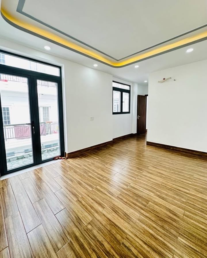 FrontHouse Nơ Trang Long 42m² giá 8 tỷ - Kinh doanh sầm uất ngay mặt tiền!