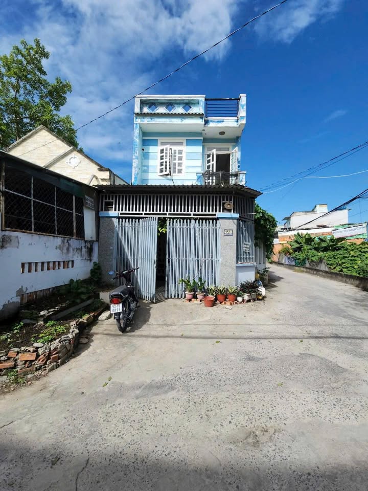 Nhà 2 tầng Tân Hiệp Hóc Môn 80m² giá 3.95 tỷ - Thiết kế hiện đại, xe tải vào tận nơi!