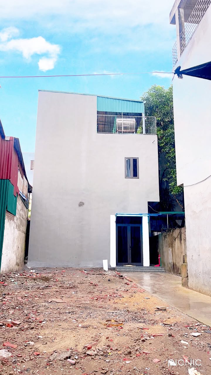 Nhà 2 tầng 1 tum trung tâm Phủ Lý 43m² giá chỉ 2 tỷ - Sẵn sàng vào ở!