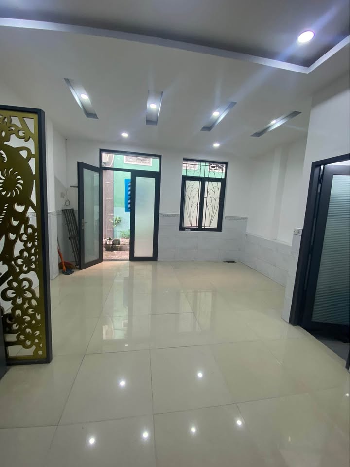 Nhà 2 tầng Đô Lương Nha Trang 25,9m² giá 2,18 tỷ - Sổ đỏ chính chủ!