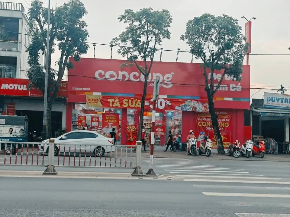 Mặt bằng cho thuê tại 53 Cách Mạng Tháng 8, Tứ Hạ, 217m² - Vị trí đắc địa, thuận lợi kinh doanh!