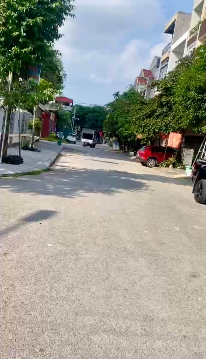 Bán gấp mặt bằng FrontHouse Ngô Từ, Lam Sơn 80m² giá 4 tỷ - Vị trí đẹp, kinh doanh thuận lợi!